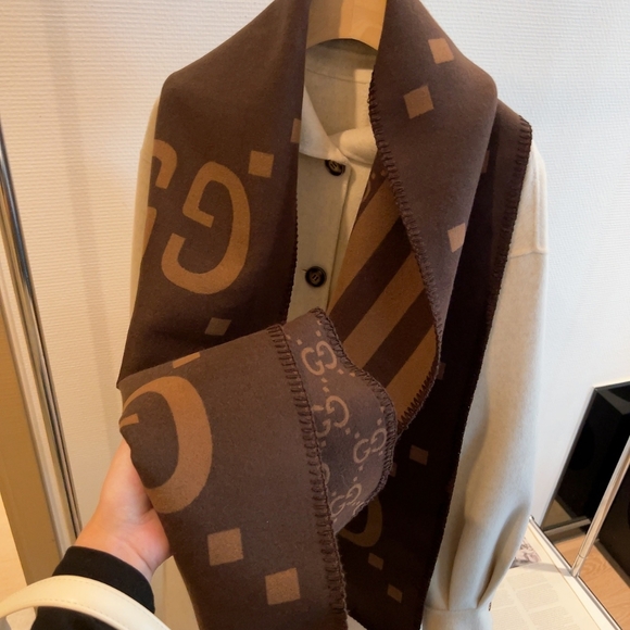 Gucci Scarf - Picture 1 of 4